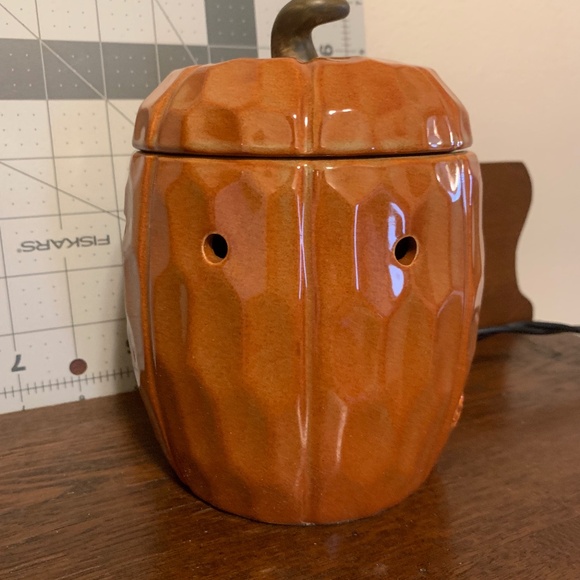Scentsy Pumpkin Warmer In Box Retired 2010 Mid-Size - Picture 1 of 4